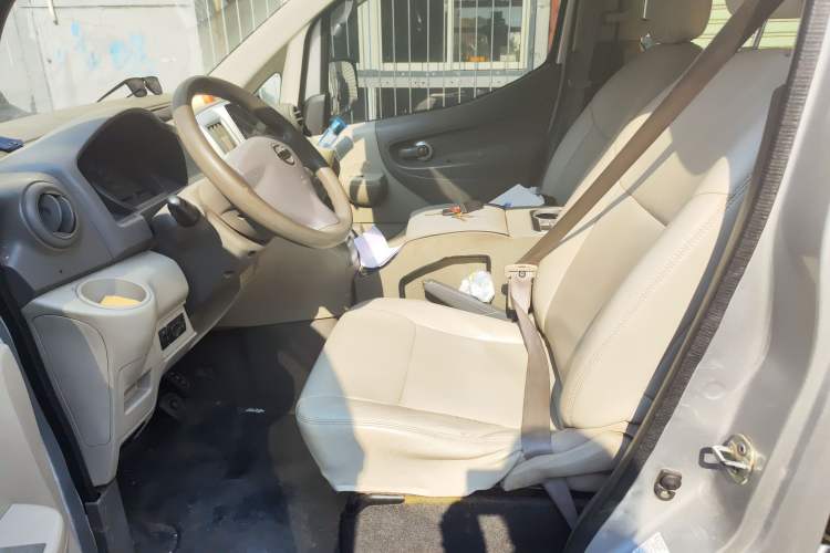 Used Nissan NV200 2014 1.6L CVT Luxury Model China V Standard
