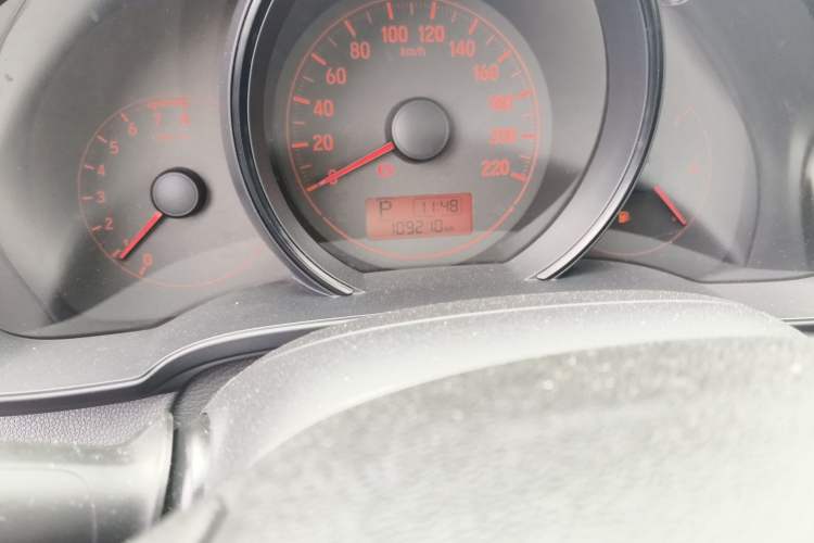 Used Honda Fit 2014 1.5L LX CVT Comfort Model Odometer Close Up