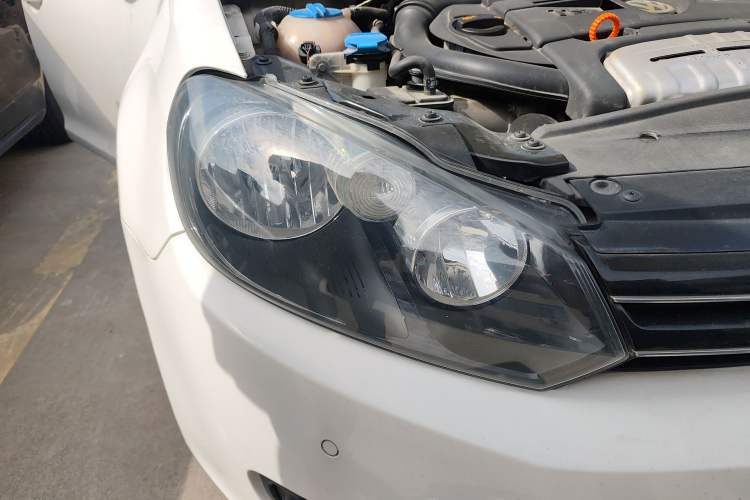 Used Volkswagen Golf 2011 1.4 TSI Comfort Travel Edition Right Front Headlight