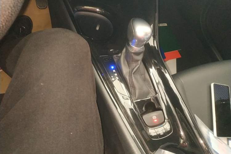 Used Toyota C-HR 2020 2.0L Leading Edition Gear Lever