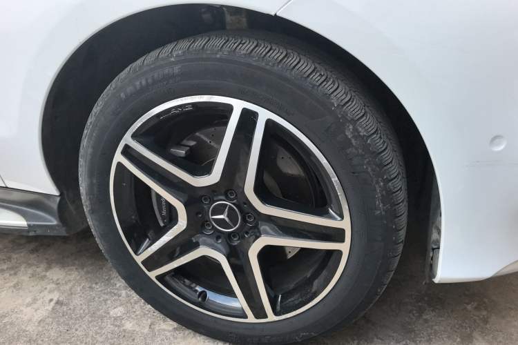 Used Mercedes-Benz GLE AMG 2017 AMG GLE 43 4MATIC Right Front Wheel Hub