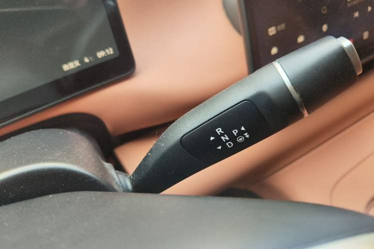 Used Leapmotor C16 2024 Pure Electric 520 Deluxe Edition Gear Lever