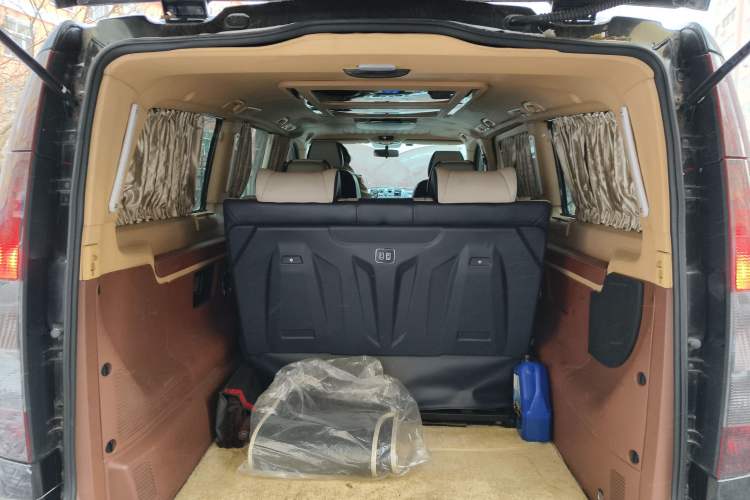 Used Mercedes-Benz Vito 2013 3.0L Elite Edition