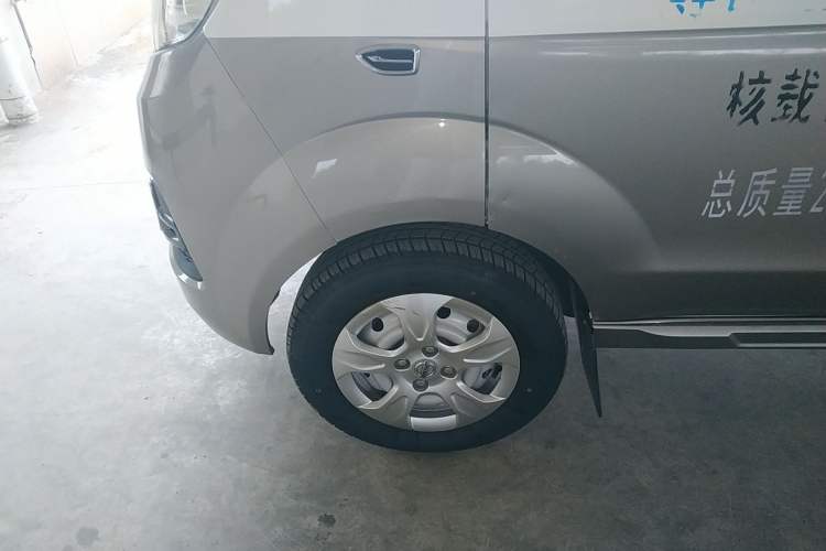 Used Jinbei New Hiace X30L 2022 1.5L Wealth Edition Air-Conditioning-Free Van China VI Standard SWC15M
