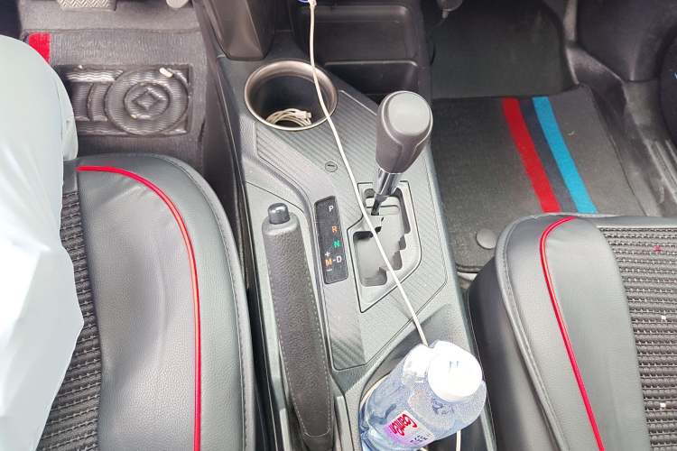 Used Toyota RAV4 2016 2.0L CVT Two-Wheel Drive Fashion Edition China V Standard
