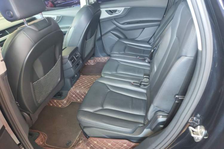 Used Audi Q7 2019 45 TFSI Comfort Model