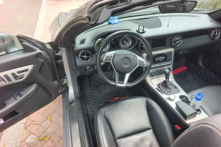 Used Mercedes-Benz SLK-Class 2011 SLK 200 Fashion Model
