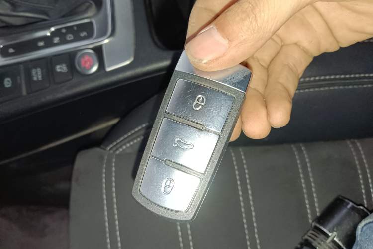 Used Volkswagen FAW-Volkswagen CC 2016 1.8TSI Luxury Model Interior 1