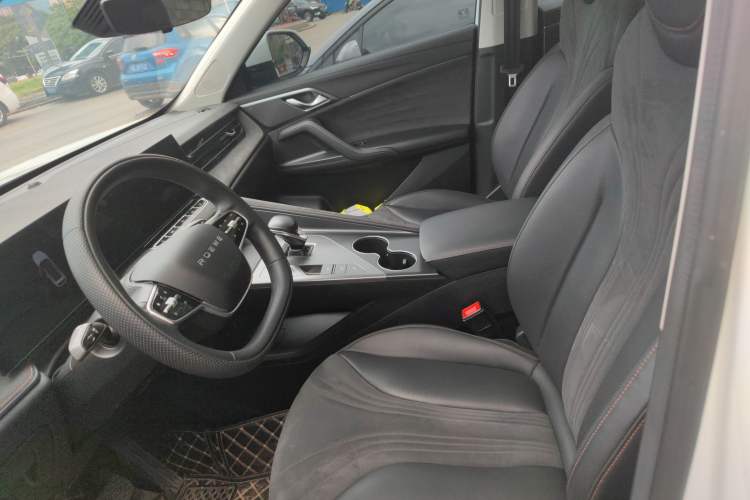 Used Roewe D5X DMH 2024 135 Tech Edition
