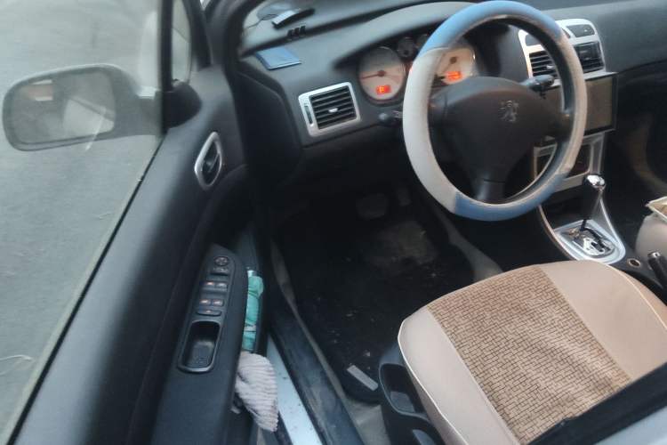 Used Peugeot 307 2010 Hatchback 1.6L Automatic Comfort Edition