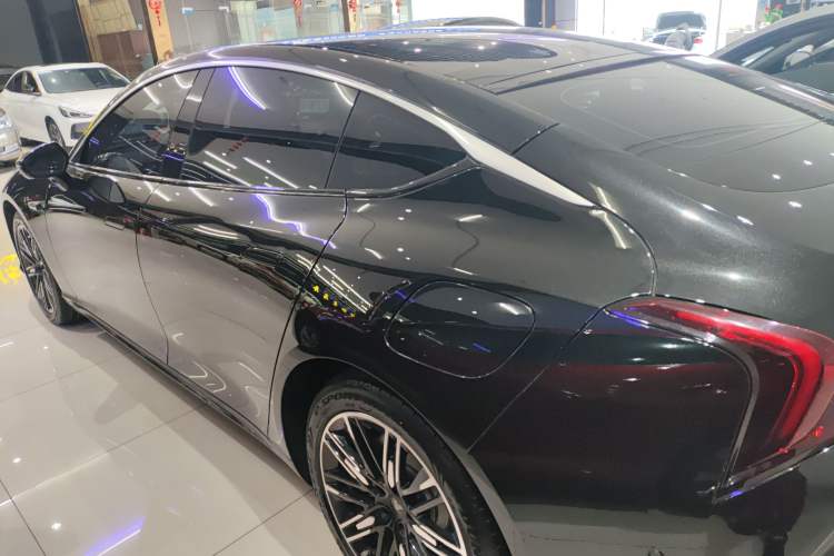 Used NETA S 2022 Extended-Range Version 1160 km Range Rear-Wheel Drive Mid-Grade