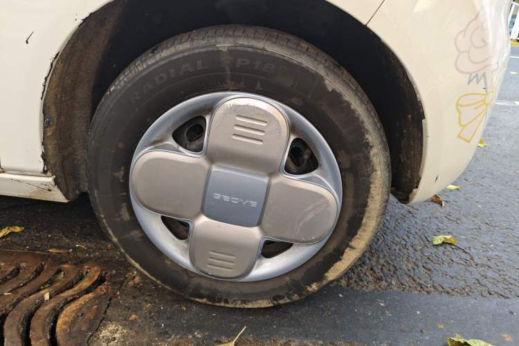 Used Geely Galaxy Panda 2023 Panda Mini 200km Endurance Bear Right Front Wheel Hub