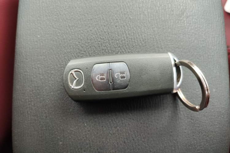 Used Mazda Mazda 3 Axela 2017 Hatchback 1.5L Manual Comfort Edition China V
