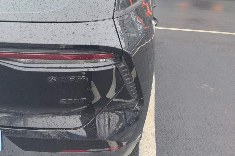 Used Venucia V 2022 260T Black Horse Edition · Idol