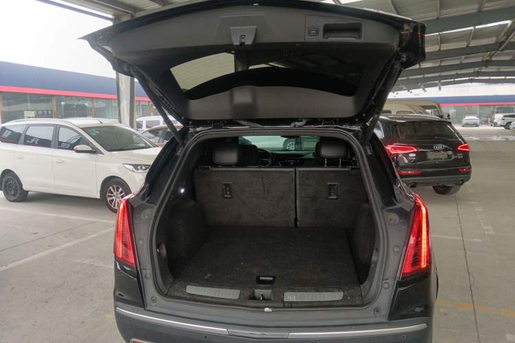 Used Cadillac XT5 2022 2.0T Two-Wheel Drive Luxury Version Trunk