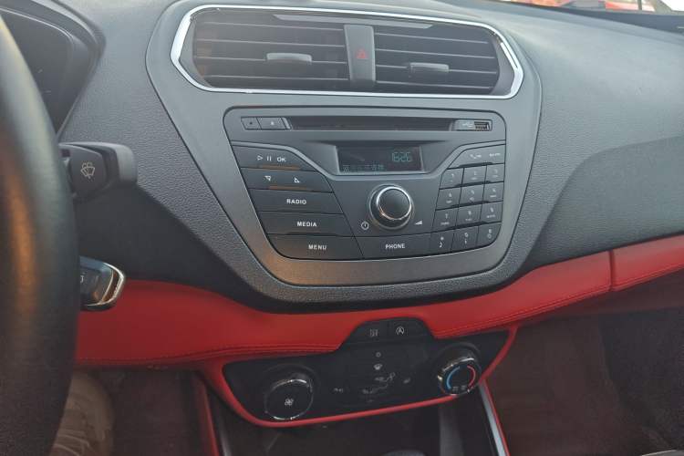 Used Ford Escort 2019 Revised 1.5L Automatic ZhiXiang Version (Tire Pressure Monitoring) China VI Standard
