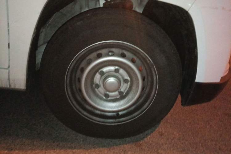 Used Linxys Huangjincang 2025 New Edition First Class Cabin Right Front Wheel Hub