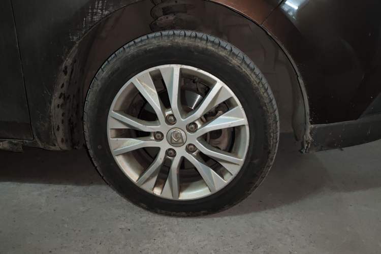 Used Baojun 730 2014 1.5L manual standard trim 7 seats