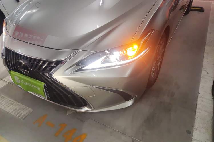 Used Lexus ES 2022 300h Excellence Edition