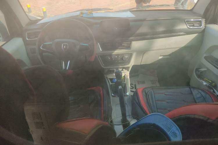 Used Jinbei Hiace X30 2024 1.5L Wealthy Van Model 2/5 Seats