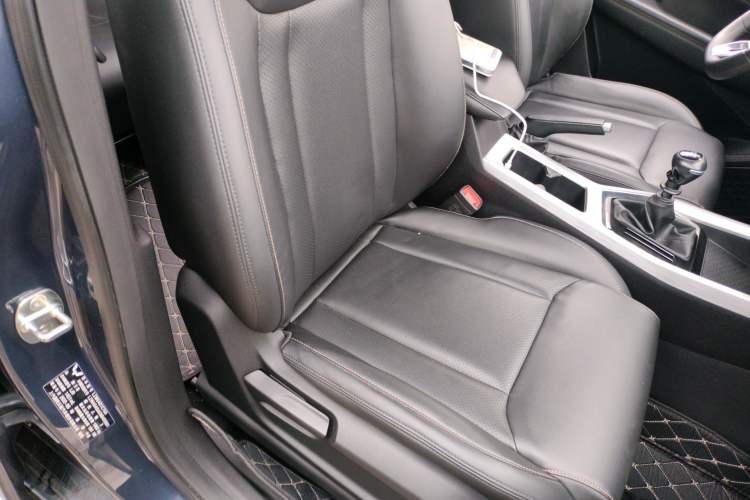 Used Wuling Jiachen 2022 1.5T Manual Comfort & Dynamic Version
