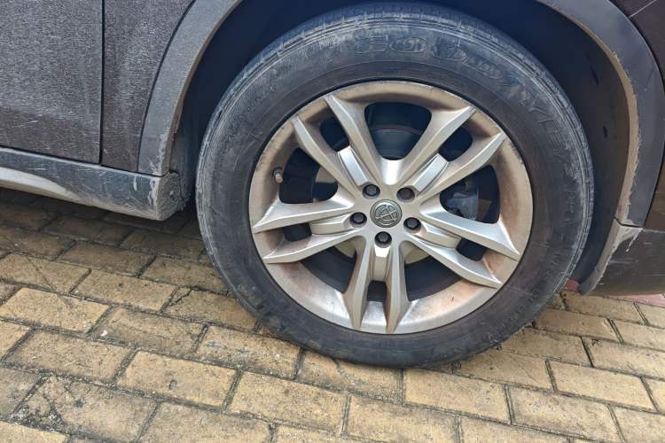 Used Brilliance V5 2012 1.5T Automatic Two-Wheel Drive Luxury Version
