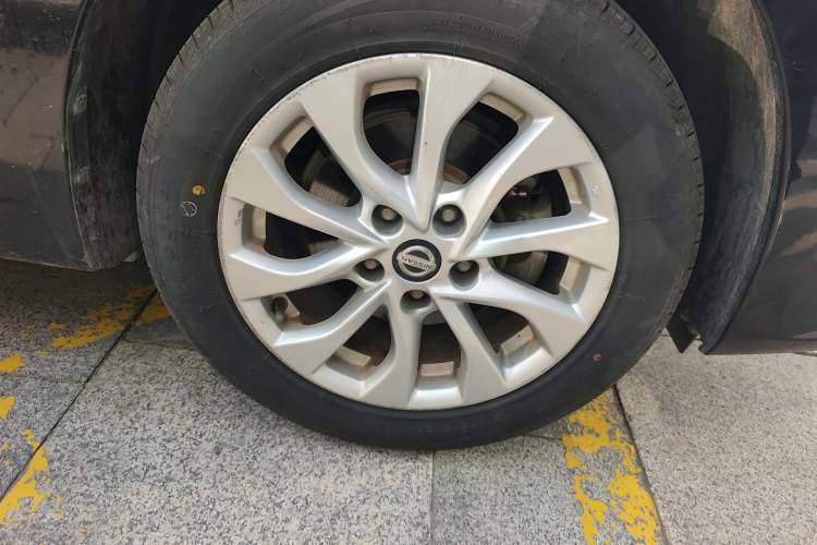 Used Nissan Sylphy 2016 1.6 XL CVT Deluxe Edition Right Front Wheel Hub