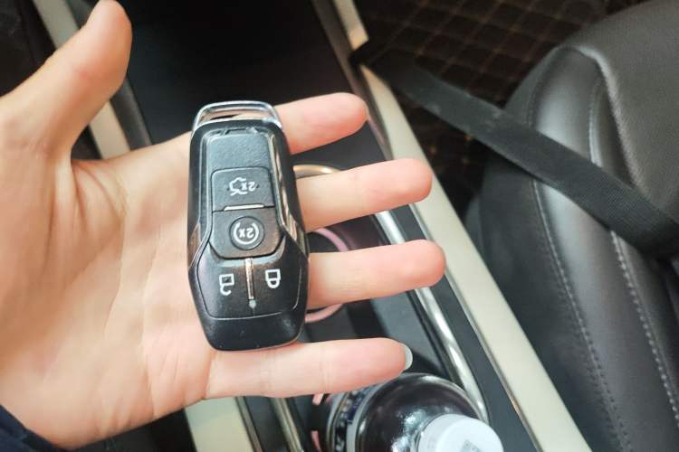 Used Lincoln MKC 2016 2.0T Two-Wheel Drive Luxury Edition