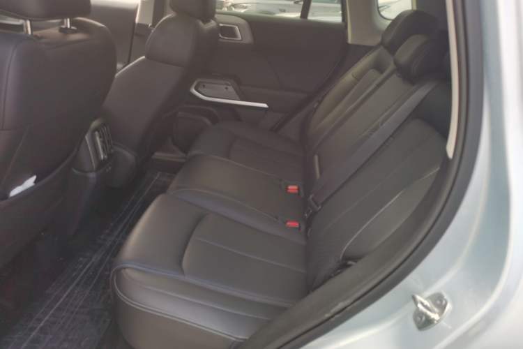 Used Formula Leopard Titanium 3 2025 501KM All-Wheel Drive Intelligent Driving Ultra Version
