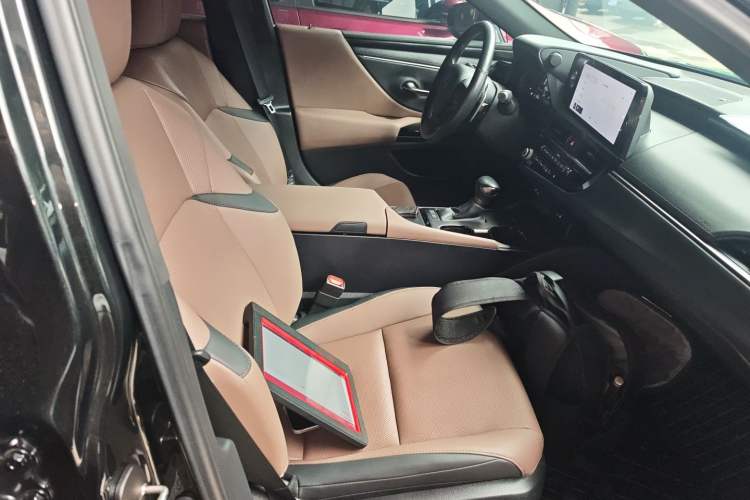 Used Lexus ES 2023 200 Excellence Edition