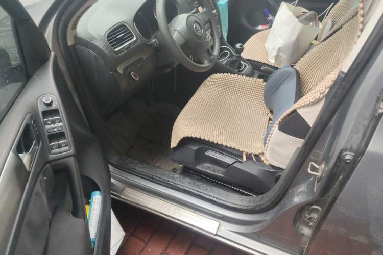 Used Volkswagen Golf 2011 1.6 Manual Fashion Edition
