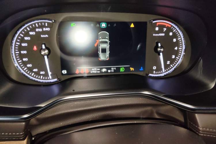 Used Roewe RX8 2018 30T Smart Connectivity Two-Wheel Drive Flagship Edition