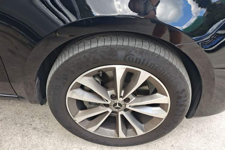 Used Mercedes-Benz V-Class 2022 V 260 Avantgarde Edition
