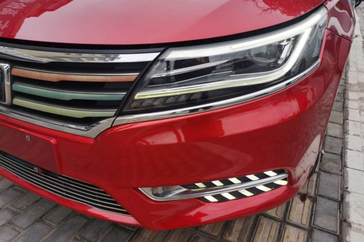 Used Roewe i6 2017 20T Automatic Internet ZhiZun Edition
