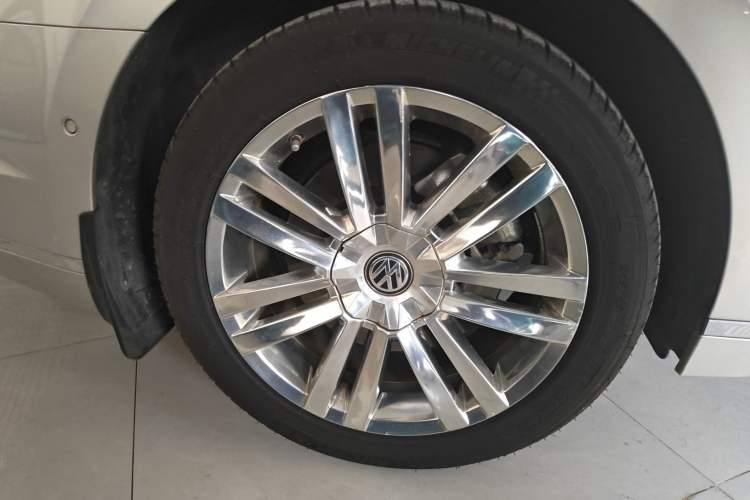 Used Volkswagen Phideon 2018 Revised Version 480 V6 Four-Wheel Drive Luxury Flagship Edition
