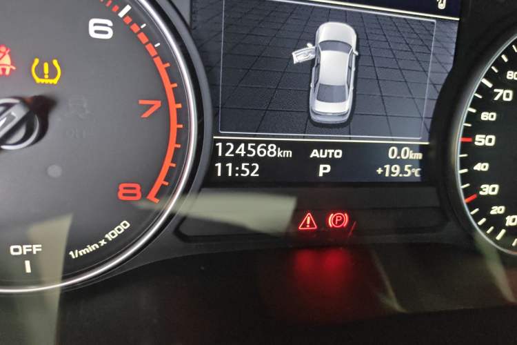 Used Audi A4L 2017 40 TFSI Ambition Edition Odometer Close Up