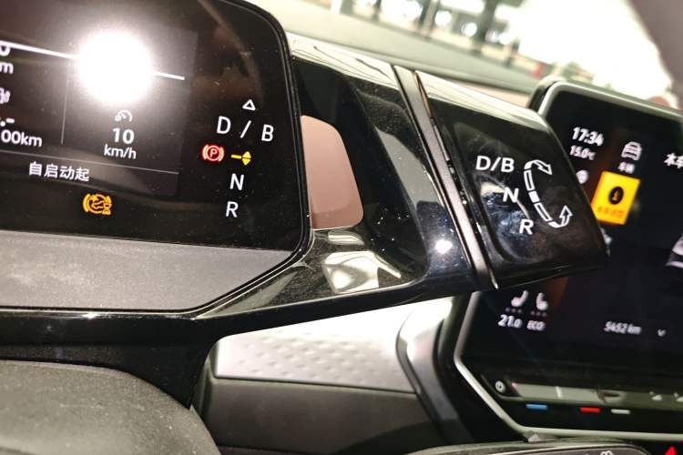 Used Volkswagen ID.6 X 2023 Pure Long-Range Version Gear Lever