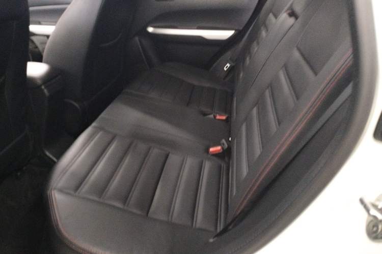 Used Suzuki Vitara 2016 1.4T Automatic Two-Wheel Drive Luxury Version Left Rear Seat