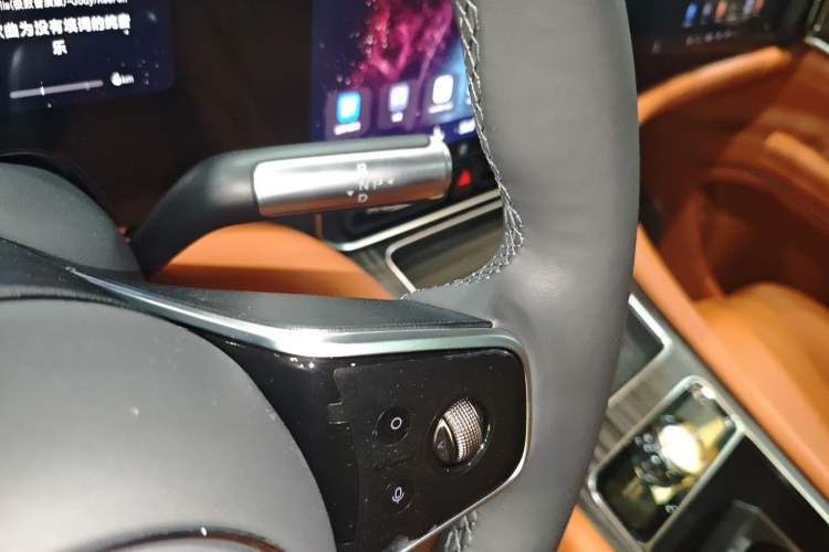 Used Hima AITO M9 2025 Extended-Range Ultra Version 52 kWh 6-Seater Gear Lever