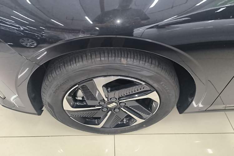 Used Geely Galaxy L6 2024 125km PLUS Dragon Edition