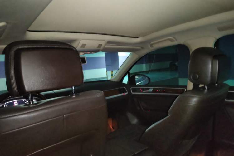 Used Volkswagen Touareg 2014 3.0 TSI New Edition Headliner