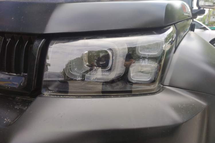 Used BAIC Off-Road BJ40 2023 2.0D Automatic Four-Wheel Drive Blade Hero Edition Adventurer Type Left Front Headlight