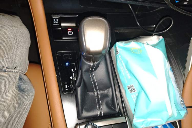 Used Lexus RX 2020 Revised Version 450h Four-Wheel Drive Elegant Edition Gear Lever