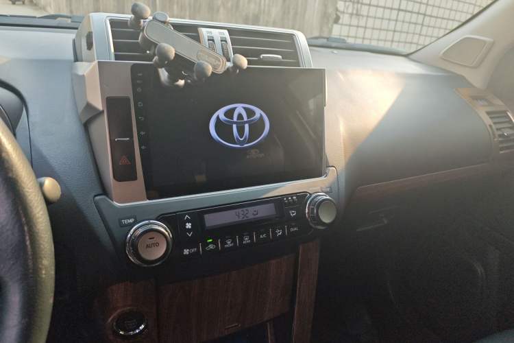 Used Toyota Prado 2016 2.7L Automatic Standard Edition Audio And AC Panel
