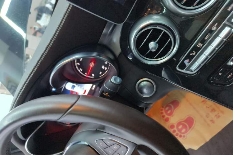 Used Mercedes-Benz GLC 2018 Facelift GLC 260 4MATIC Luxury Edition