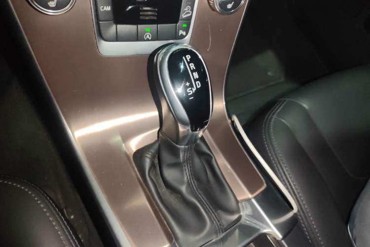 Used Volvo XC60 2017 T5 AWD Smart Upgrade Model