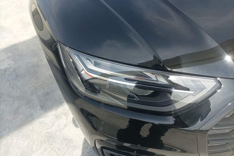 Used Audi Q5L 2025 quattro 45th Anniversary Edition 40 TFSI Sporty and Dynamic Model Right Front Headlight