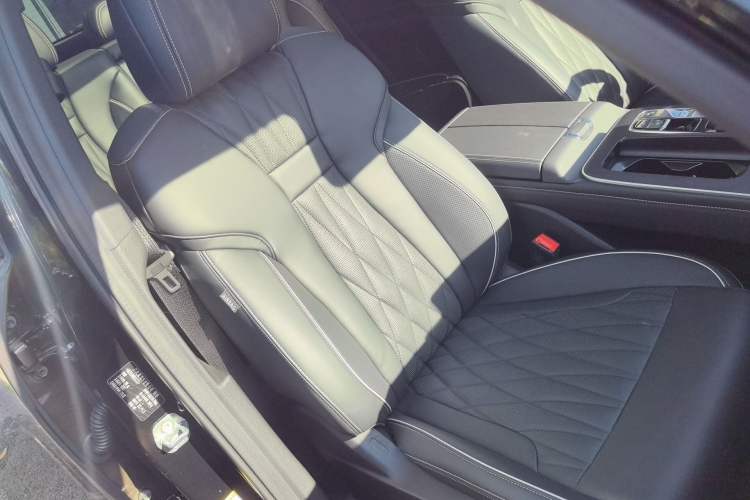 Used GAC Trumpchi GS8 2022 Linghang Series 2.0 TGDI Two-Wheel-Drive Luxury Smart Connectivity Version (7 Seats) Right Front Seat