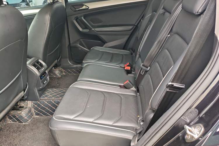 Used Volkswagen Tiguan L 2017 330TSI Automatic Two-Wheel Drive Flagship Edition Left Rear Seat