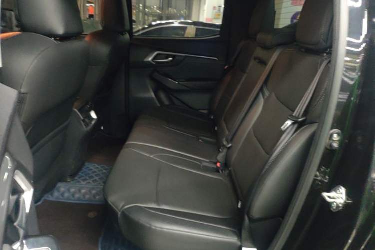 Used Isuzu D-MAX 2021 1.9T Automatic 4x4 Diesel Global Huan Dong RZ4E
